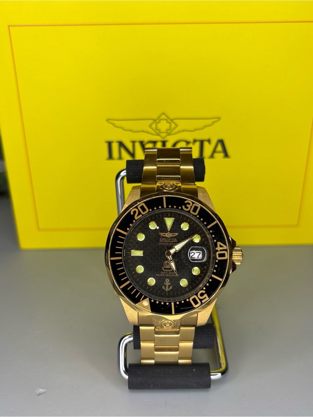 Invicta Automatic Ocean Voyage Grand Diver Bracelet Watch with carbon fiber dial